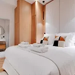 Sumptuous Flat Right In The Center Sentier